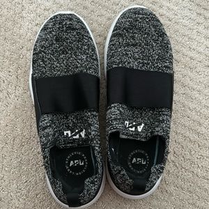 Excellent condition APL techloom sneakers